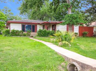 901 Westmont Dr, Houston, TX 77015