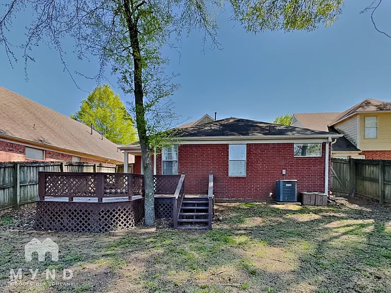 8313 Regal Bend Dr — Photo 27