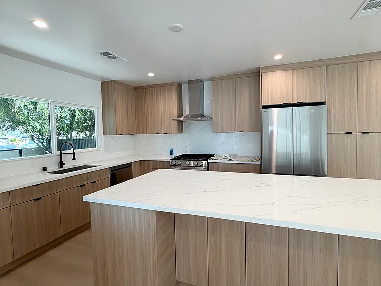 6200 Camellia Ave — Photo 4