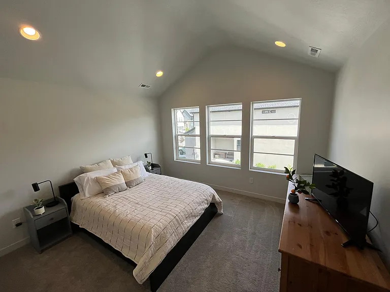 418 W 3075 N — Photo 7