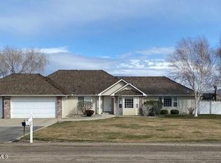 2007 Moore Rd, Yakima, WA 98908
