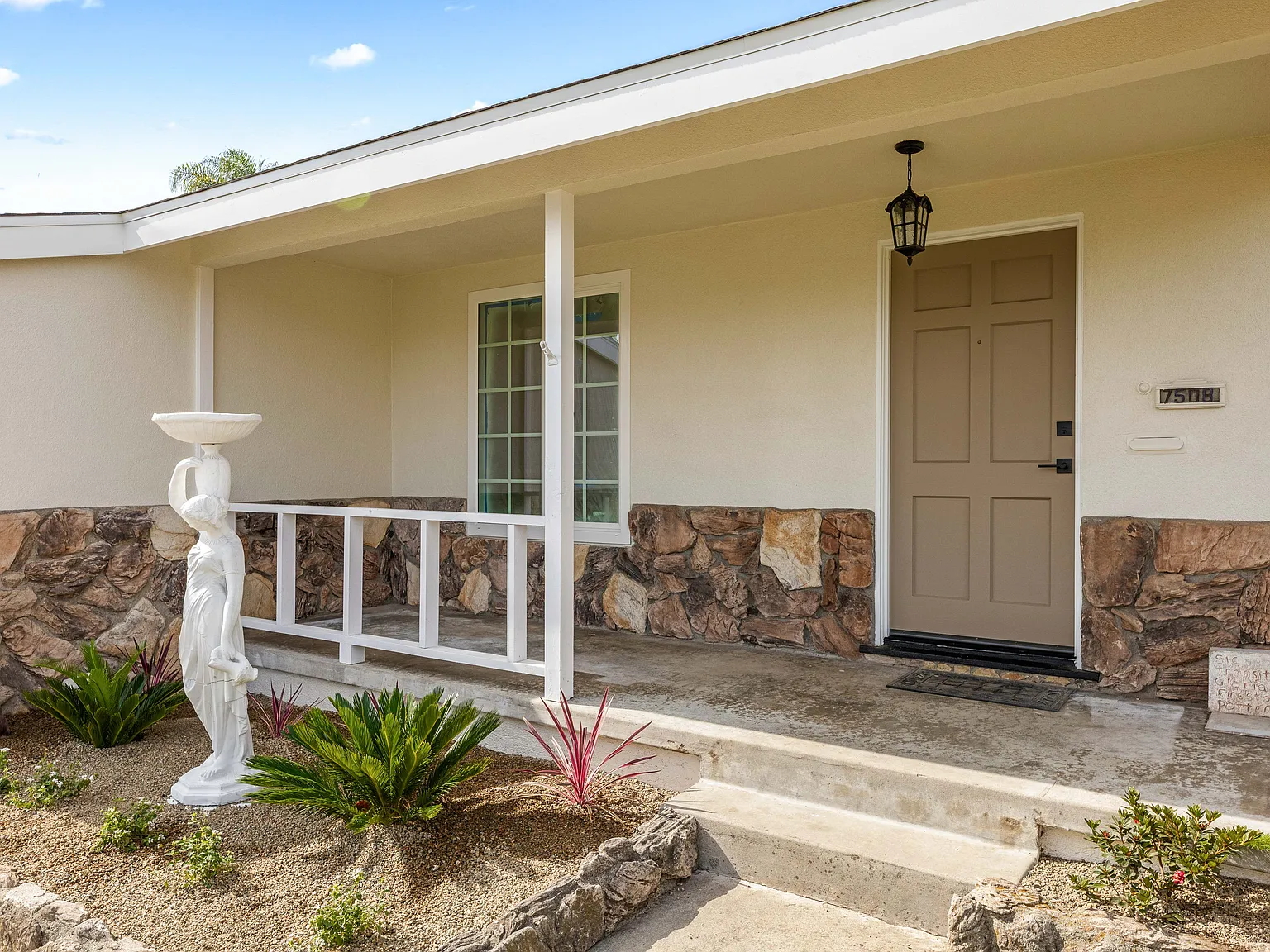 3 bed, 2141 sqft, $4,950 — Photo 4
