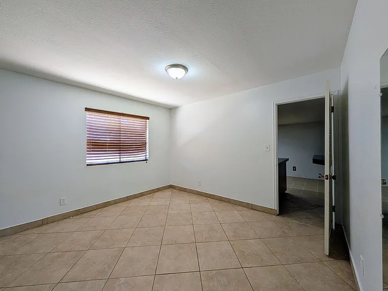 3848 W North Ln — Photo 17