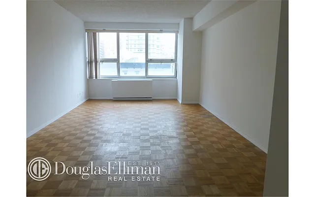 Rented by Douglas Elliman | media 7