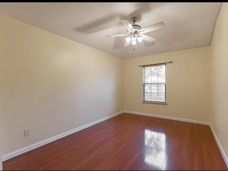 3223 Legends Creek Dr — Photo 16