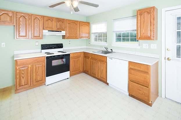 2nd image of 34 Eaton Pl