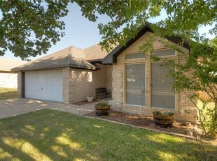 2016 Benjamin Dr, Sanger, TX 76266