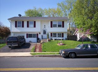 1913 Stone Castle Dr, Severn, MD 21144