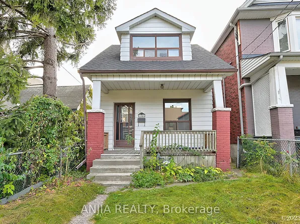 36 Gough Ave, Toronto, ON M4K 3N7