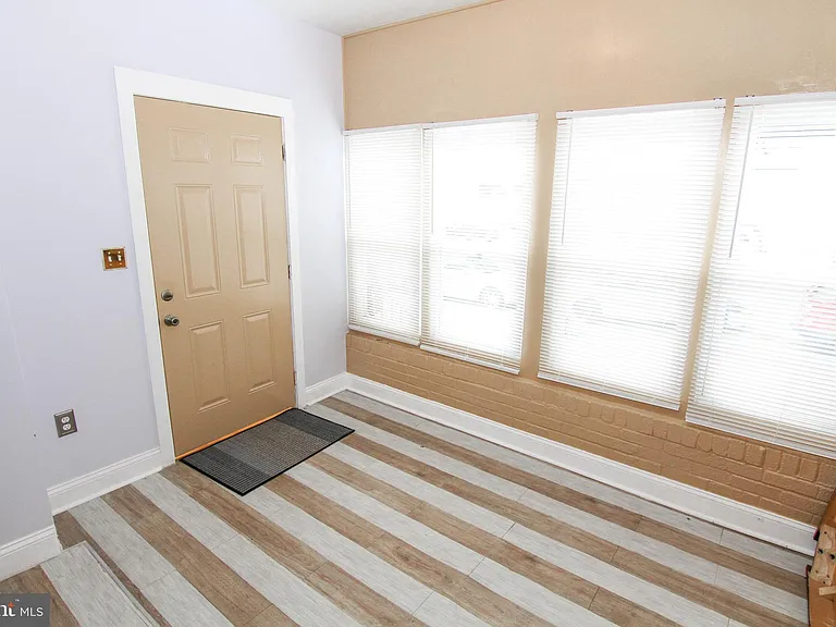 5532 Market St #B — Photo 3