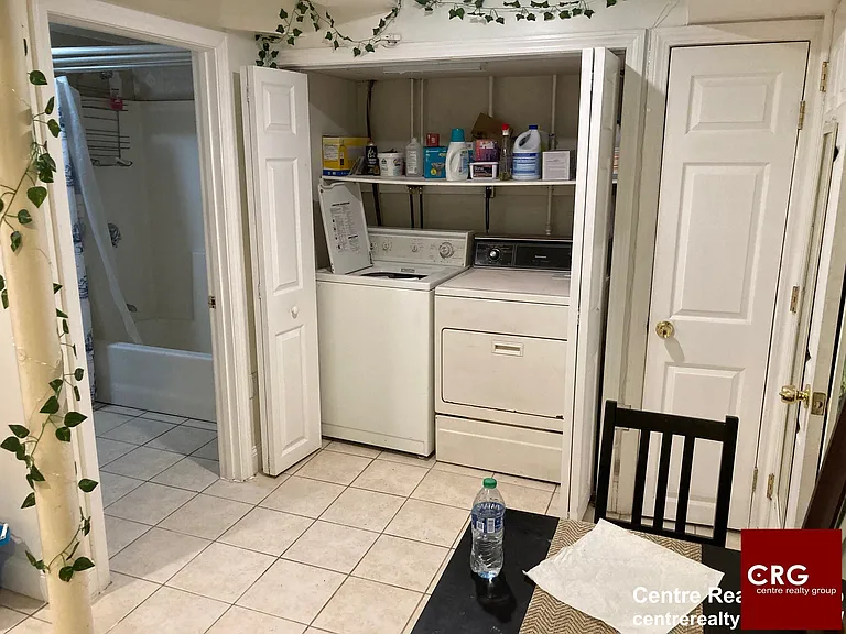 122 Westbourne Ter #1 — Photo 16