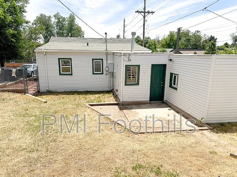 825 E Dartmouth Ave — Photo 18