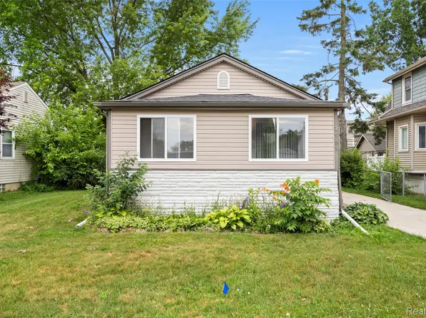 2983 Kenmore Rd, Berkley, MI 48072