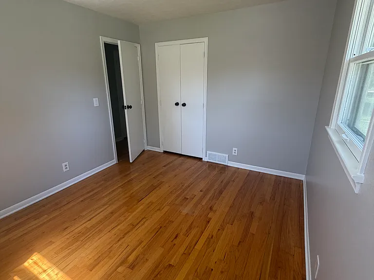 4709 Parkview Dr — Photo 6