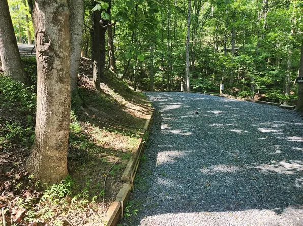 158 15th St, Ellijay, GA 30540