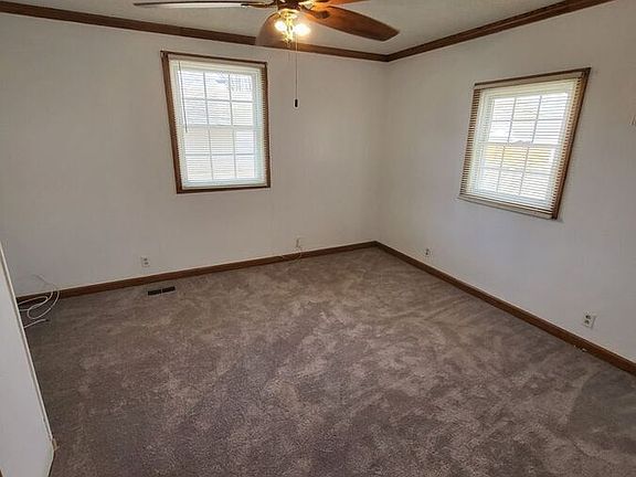 5th image of 2250 Garfield Ave