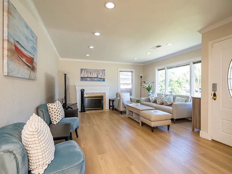 1078 Fairfield Ave — Photo 16