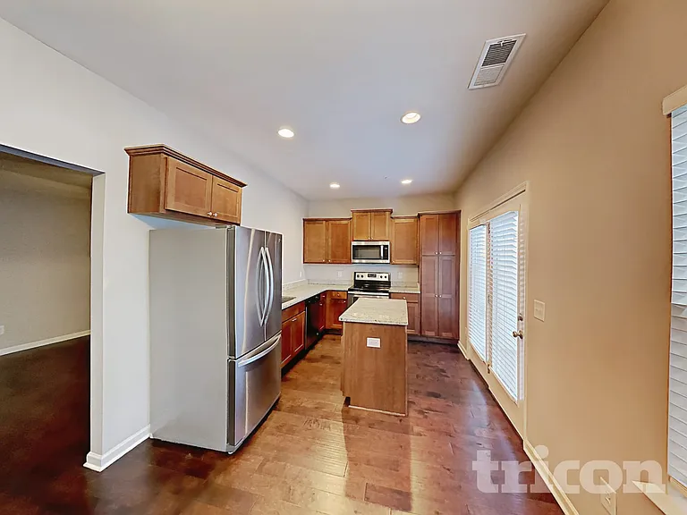 209 Ashmere Ct — Photo 6
