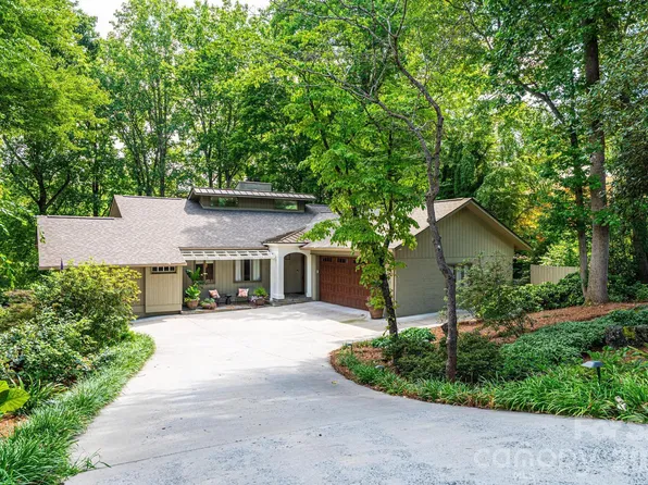 2028 10th Street Blvd NW, Hickory, NC 28601