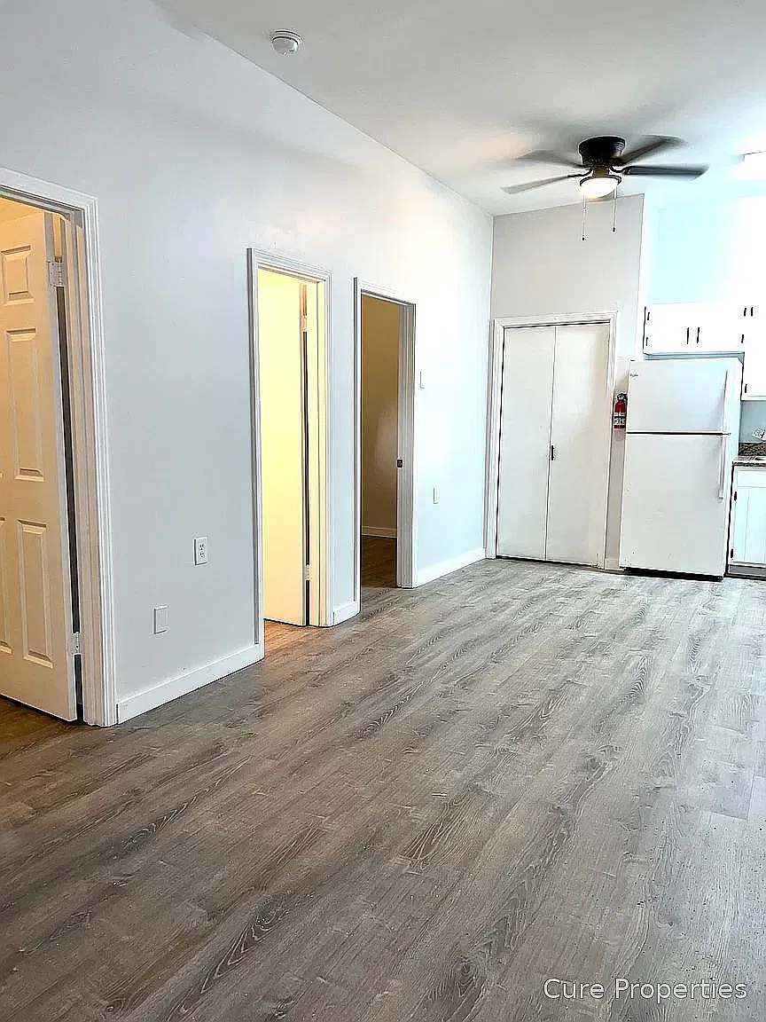 122 N Main St — Photo 3