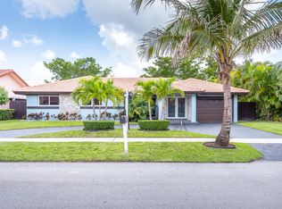 15542 SW 71st St, Miami, FL 33193