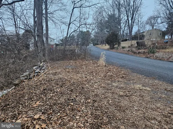 80 Vista Cir, Etters, PA 17319