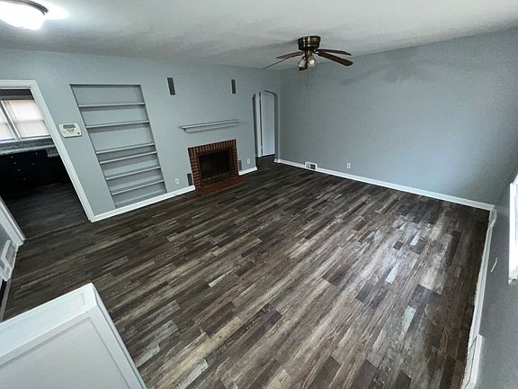 2nd image of 2611 W Fremont St
