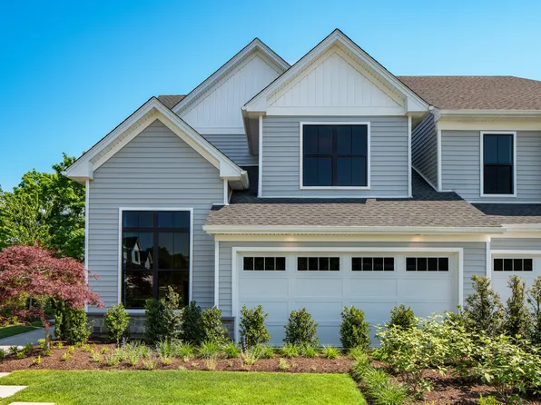 24 Hillcrest Drive, Woodbridge, CT 06525