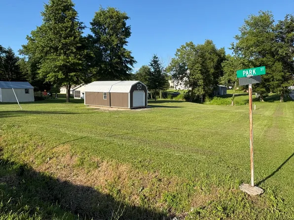 522 Park St, Shipman, IL 62685