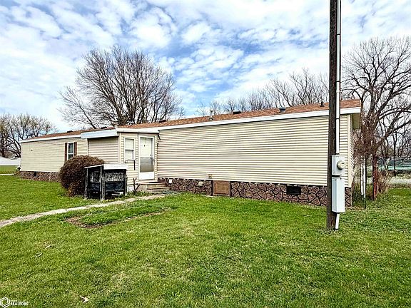 3rd image of 720 2nd St