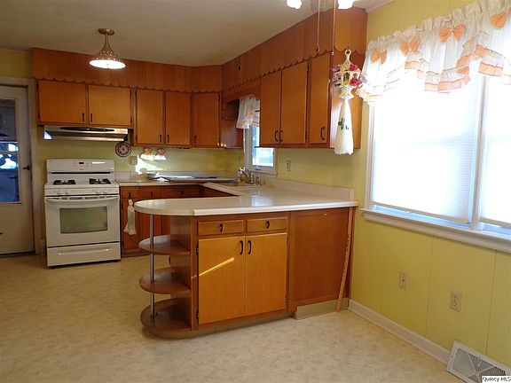 Home for Sale in Quincy, IL $89,900