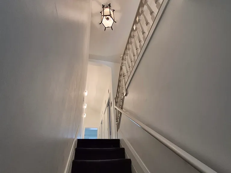 561 Parliament St #1 — Photo 18