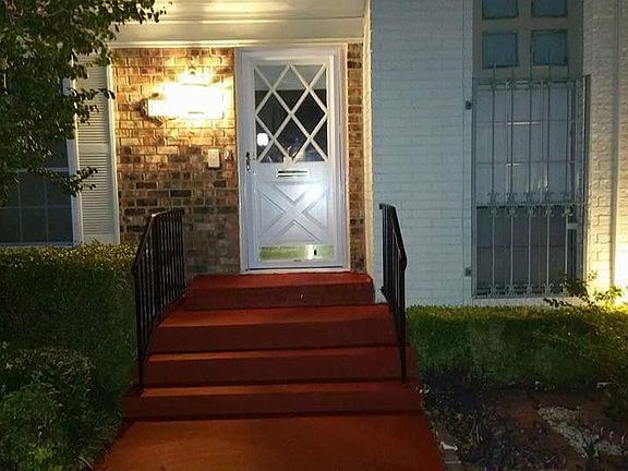 3rd image of 15914 Archwood Ln #1015