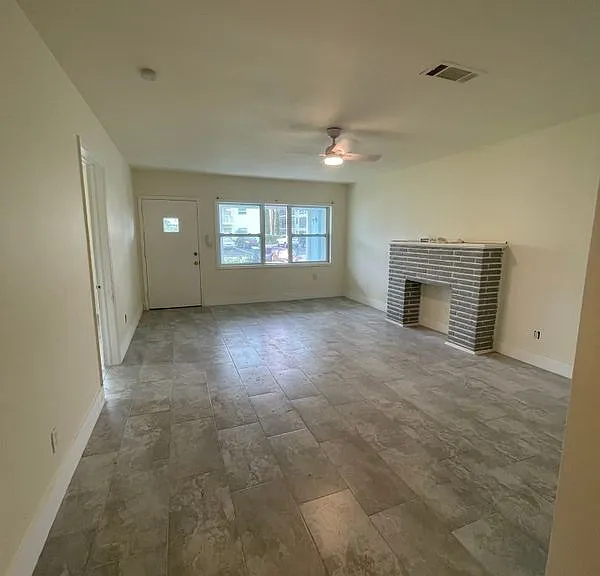 2194 Ponce De Leon Cir #1 — Photo 10