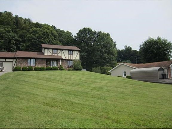 3rd image of 230 Hillsboro Dr