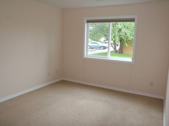 4th image of 2342 Burlington Ave Unit 7