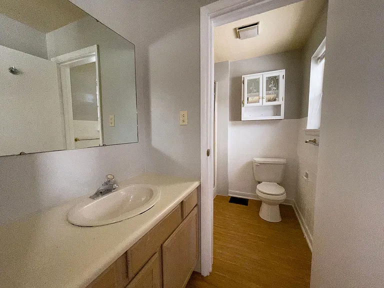 Preleasing For August! Close To Campus — Photo 18