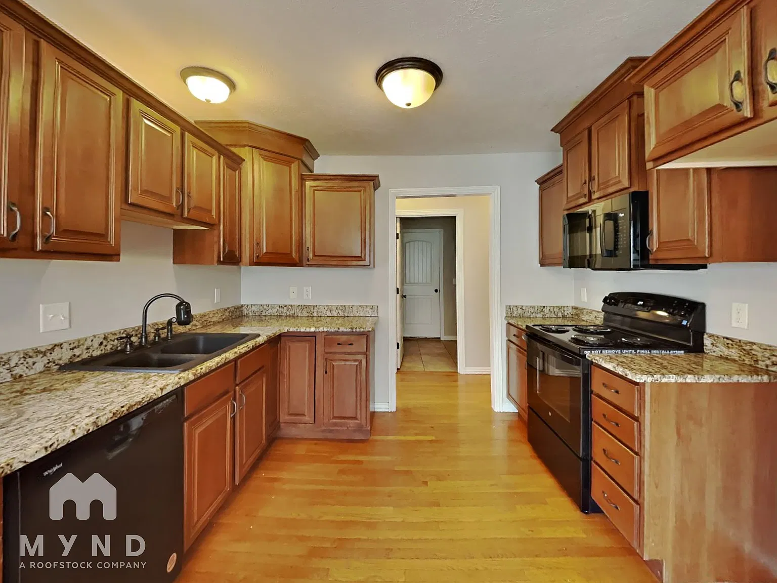 5 bed, 3.0 bath, 2884 sqft, $2,349 — Photo 2