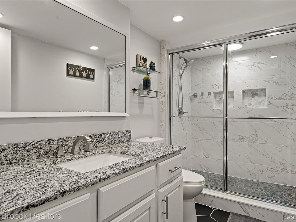 1602 Millard Ave, photo 27