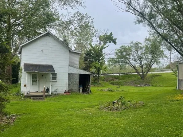 1025 National Pike, Uniontown, PA 15401