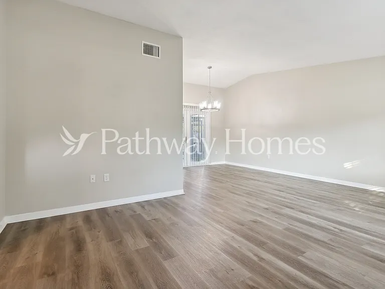 1935 Spanish Oaks Dr N — Photo 6