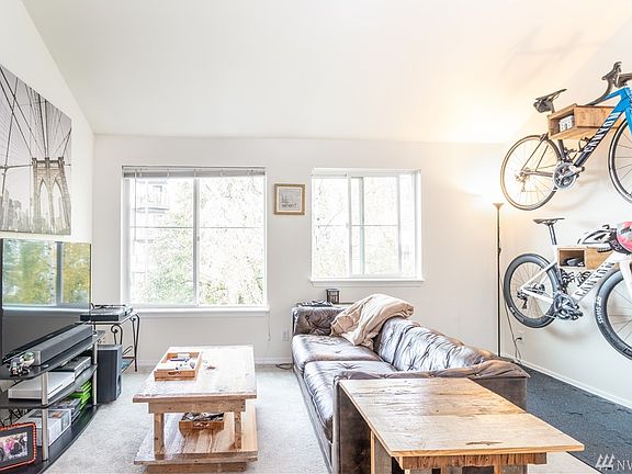 3rd image of 300 10th Ave Unit A410