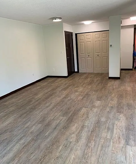 11 Greenbriar Dr — Photo 18