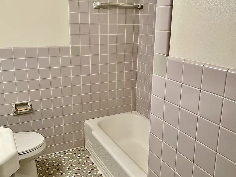 Snelling Avenue Apartments — Photo 16