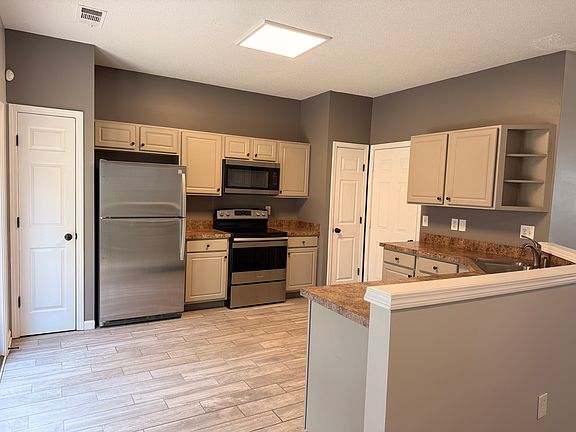 5th image of 1637 Heyford Cir NW