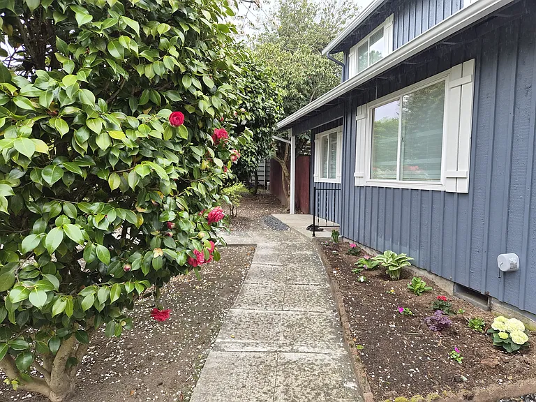 2302 201st Pl SW — Photo 16