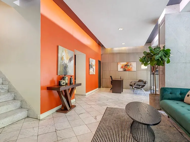 Lobby and leasing area