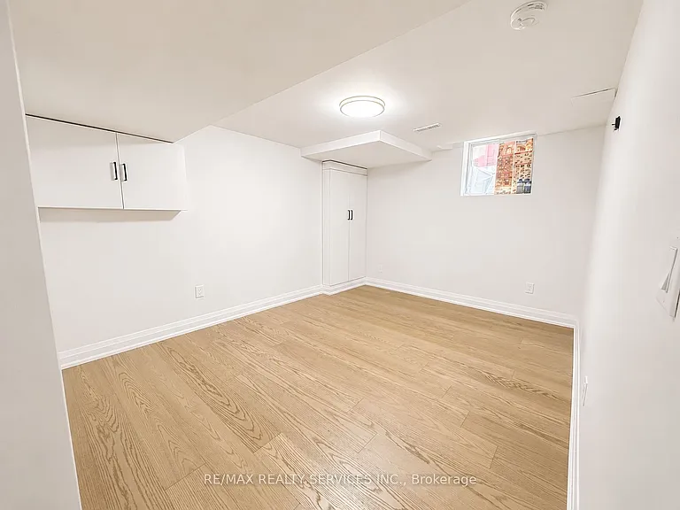 32 Trewartha Cres #BASEMENT — Photo 9