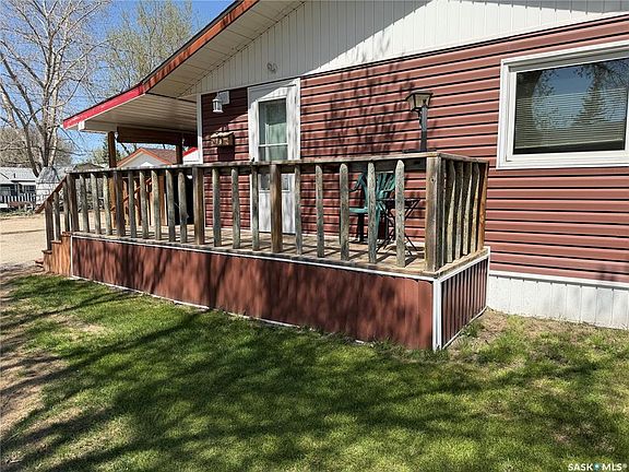 2nd image of 708 Ellice STREET