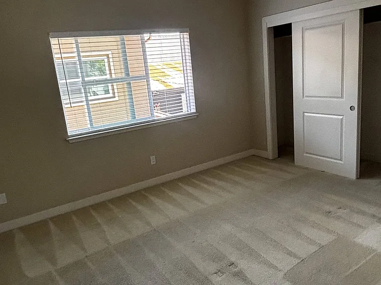 840 Civic Center Dr — Photo 27